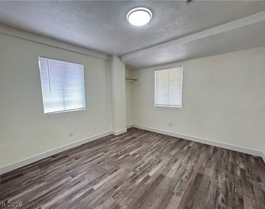 373 N Bruce Street - Photo Thumbnail 15