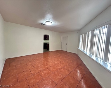 373 N Bruce Street - Photo Thumbnail 19