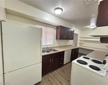 373 N Bruce Street - Photo Thumbnail 5