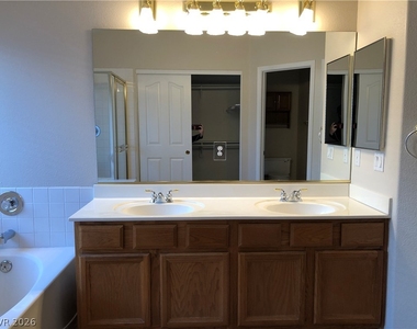 9724 Sandmist Avenue - Photo Thumbnail 20