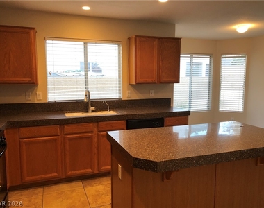 9724 Sandmist Avenue - Photo Thumbnail 10
