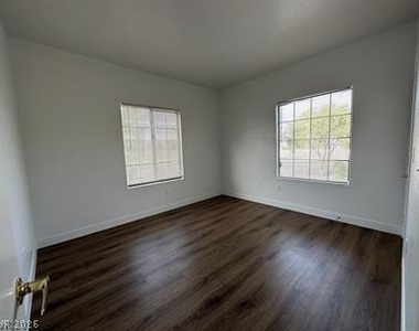 2010 Rancho Lake Drive - Photo Thumbnail 10