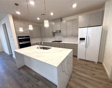 8948 Marigold Creek Street - Photo Thumbnail 15
