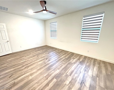 8948 Marigold Creek Street - Photo Thumbnail 20