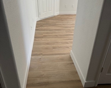 4400 S Jones Boulevard - Photo Thumbnail 10