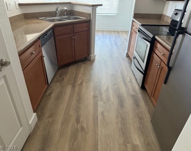 4400 S Jones Boulevard - Photo Thumbnail 9