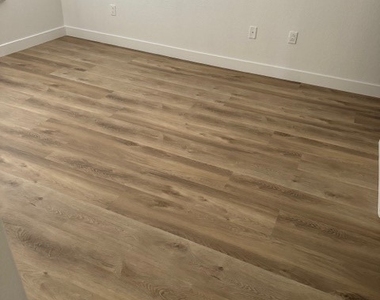 4400 S Jones Boulevard - Photo Thumbnail 14