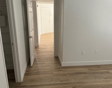 4400 S Jones Boulevard - Photo Thumbnail 20