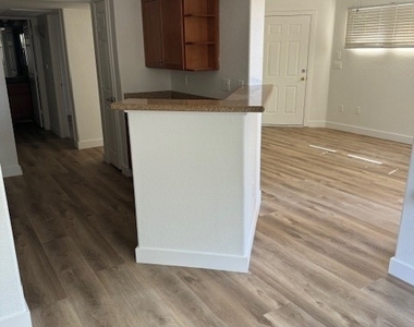 4400 S Jones Boulevard - Photo Thumbnail 4