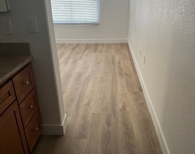 4400 S Jones Boulevard - Photo Thumbnail 17