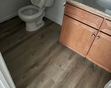 4400 S Jones Boulevard - Photo Thumbnail 12