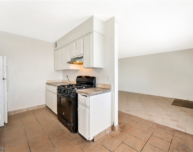 5104 Pebble Beach Boulevard - Photo Thumbnail 4