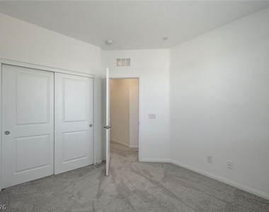 242 Freeport View Place - Photo Thumbnail 11