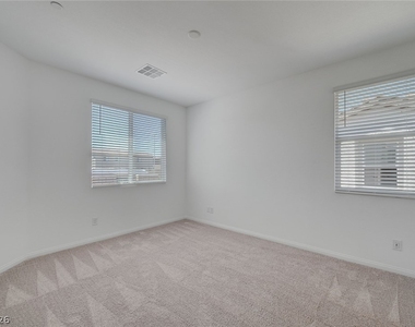 242 Freeport View Place - Photo Thumbnail 6