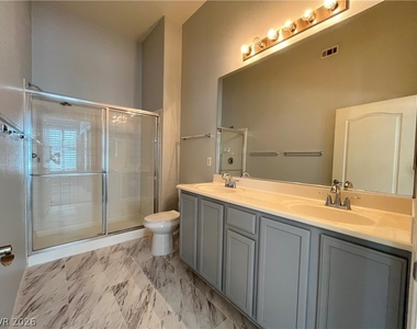 2305 W Horizon Ridge Parkway - Photo Thumbnail 10