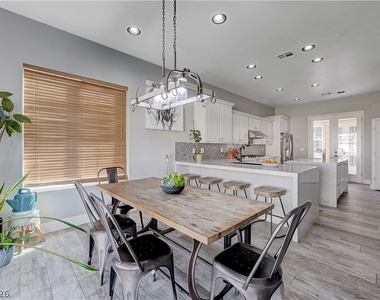 9738 Bear Trap Court - Photo Thumbnail 14
