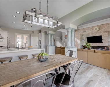 9738 Bear Trap Court - Photo Thumbnail 15