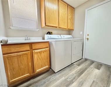 2241 Juniper Berry Drive - Photo Thumbnail 7