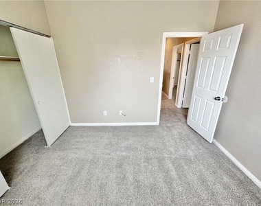 2241 Juniper Berry Drive - Photo Thumbnail 10