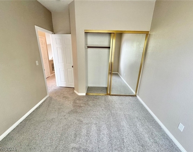 2241 Juniper Berry Drive - Photo Thumbnail 15