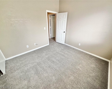 2241 Juniper Berry Drive - Photo Thumbnail 11