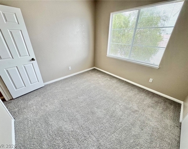 2241 Juniper Berry Drive - Photo Thumbnail 12