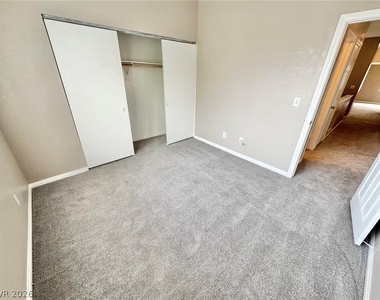 2241 Juniper Berry Drive - Photo Thumbnail 9