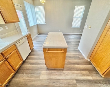 2241 Juniper Berry Drive - Photo Thumbnail 5