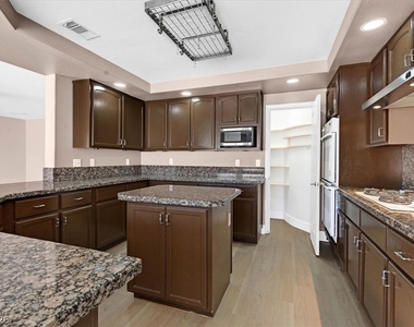 2704 Timber Crossing Court - Photo Thumbnail 7