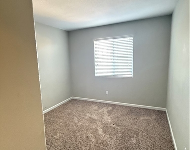 8737 Wintry Garden Avenue - Photo Thumbnail 11