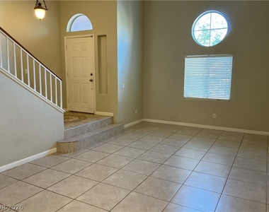 8737 Wintry Garden Avenue - Photo Thumbnail 8