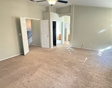 8737 Wintry Garden Avenue - Photo Thumbnail 16