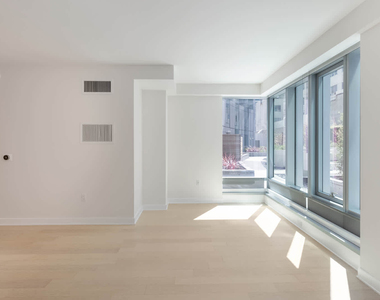 340 Fremont St - Photo Thumbnail 14