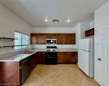884 Blue Rosalie Place - Photo Thumbnail 6