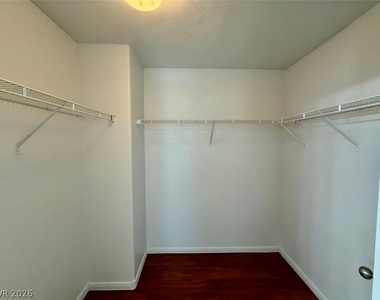 884 Blue Rosalie Place - Photo Thumbnail 22