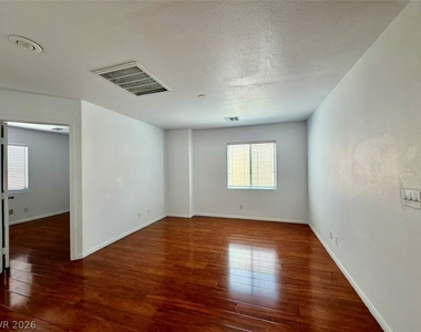 884 Blue Rosalie Place - Photo Thumbnail 9