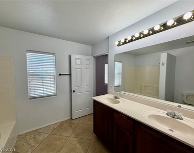 884 Blue Rosalie Place - Photo Thumbnail 21
