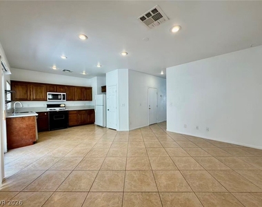 884 Blue Rosalie Place - Photo Thumbnail 4