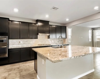 12343 Grey Dunes Avenue - Photo Thumbnail 4
