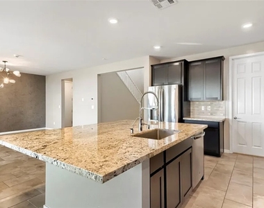 12343 Grey Dunes Avenue - Photo Thumbnail 6