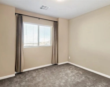 12343 Grey Dunes Avenue - Photo Thumbnail 13