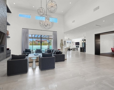 20 Pebble Hills Court - Photo Thumbnail 5