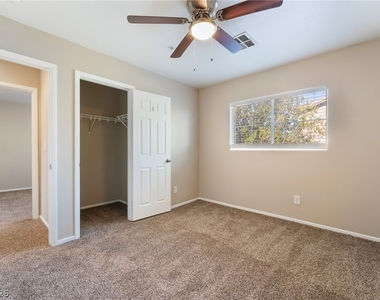 647 Moonlight Stroll Street - Photo Thumbnail 16