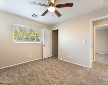 647 Moonlight Stroll Street - Photo Thumbnail 15