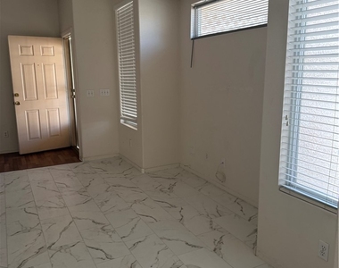 1007 Misty Rose Avenue - Photo Thumbnail 12