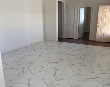1007 Misty Rose Avenue - Photo Thumbnail 13