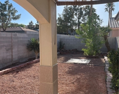 1007 Misty Rose Avenue - Photo Thumbnail 7