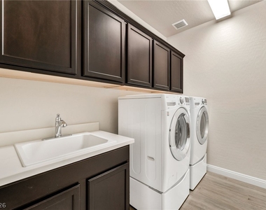 9729 Ponderosa Skye Court - Photo Thumbnail 18