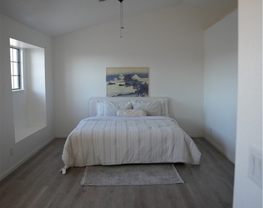 1571 Yellowwood Drive - Photo Thumbnail 8