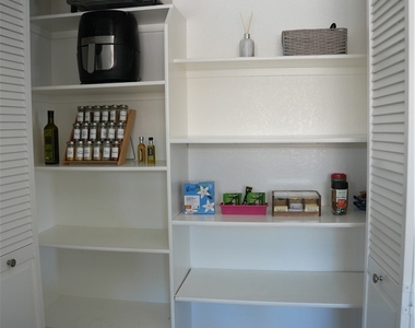 1571 Yellowwood Drive - Photo Thumbnail 7